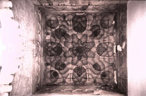 Bóveda de mocárabes de la linterna oriental de la nave de la qibla de la mezquita de Tinmal