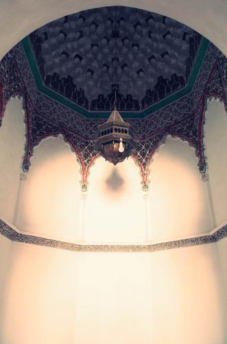 Interior del mihrab de la mezquita de la Qasba de Marrakech