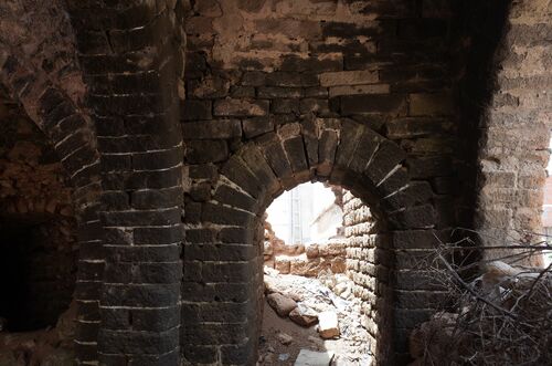Puerta de acceso a la escalera de subida a la terraza de la Bab al-Qabli del Ribat de Tit