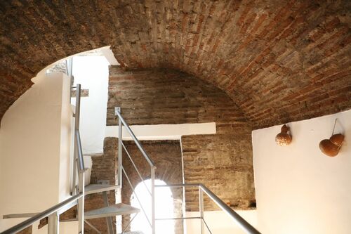 Vista del extremo sur de la bóveda de la sala interior de la planta baja de la torre árabe de Torrox 