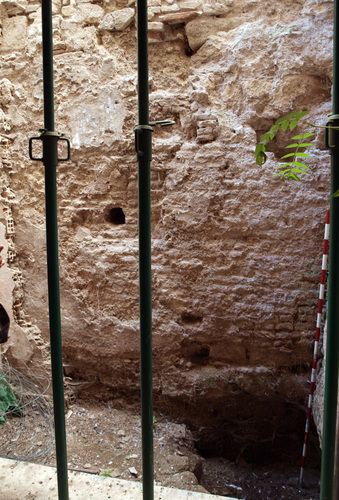 Vestigios de la base del alminar de la mezquita aljama de Jerez
