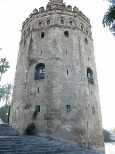 El cuerpo almohade de la torre desde el norte