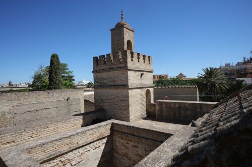 Vista del alminar desde la terraza de la mezquita del alcázar de Jerez