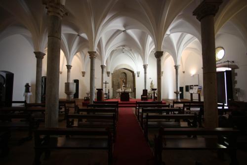 Vista axial del interior de la iglesia