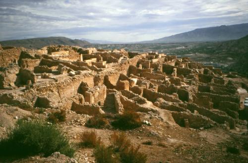 Vista del barrio oriental de viviendas de Medina Siyasa desde el oeste