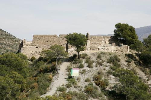 Frente oeste de la fortificación del Castillejo de los Guájares