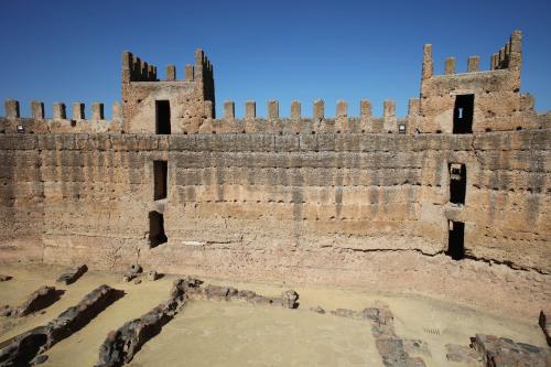 Vista interior de la muralla occidental