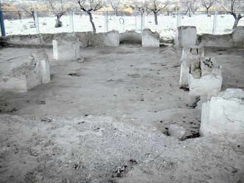 Vista de la sala de oración con el mihrab al fondo