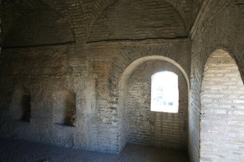 Extremo sur de la galería del lado suroeste del Interior del nivel 2 de la Torre Blanca de Sevilla
