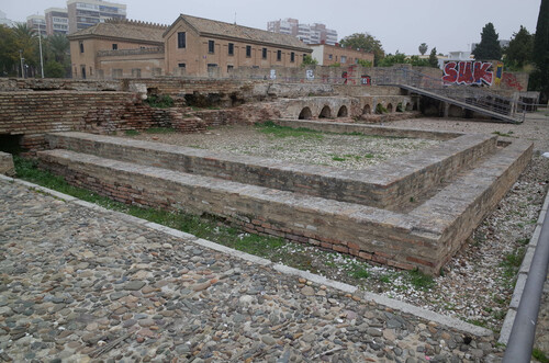 Restos del pabellón situado en el lado sur del albercón de la Buhayra