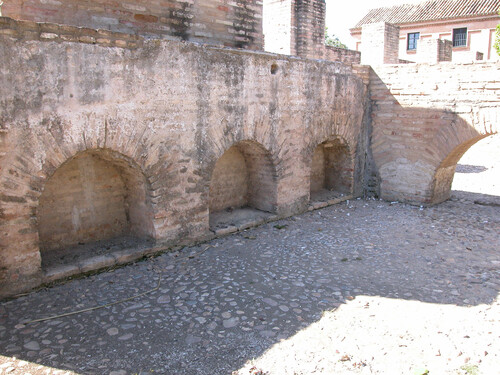 El acueducto almohade y su desviación producida por el edifico cristiano