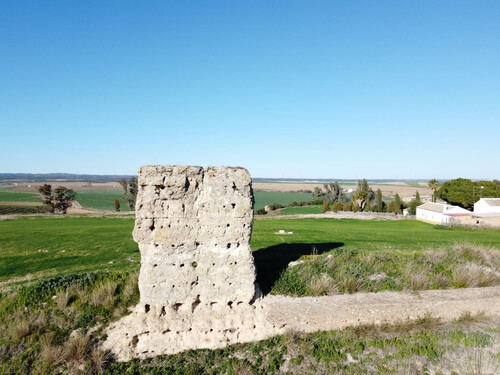 Detalle de un resto de la muralla sur del recinto de Tejada la Nueva