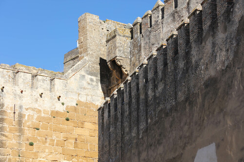 Detalle del matacán de la puerta de Sevilla en Carmona 