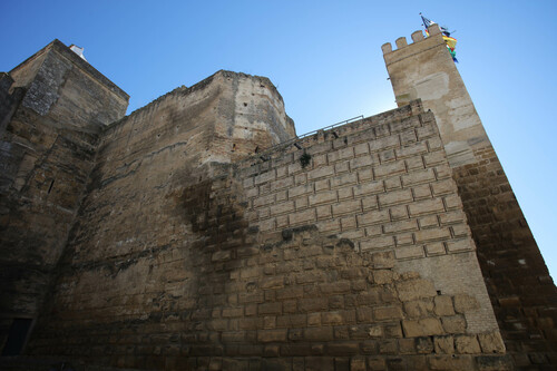El alcázar de la puerta de Sevilla en Carmona desde el norte