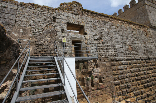 Puerta de acceso al patio del alcázar de la Puerta de Sevilla en Carmona