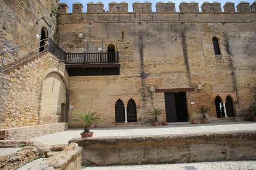 Angulo noreste del patio del alcázar de la puerta de Sevilla en Carmona 