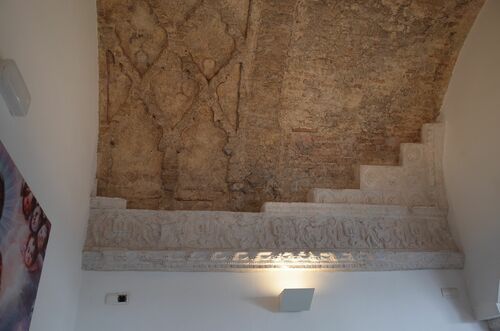 Lado sur de la bóveda de la alhanía oriental de la posible sala de reposo del hammam de la calle Baños de Sevilla