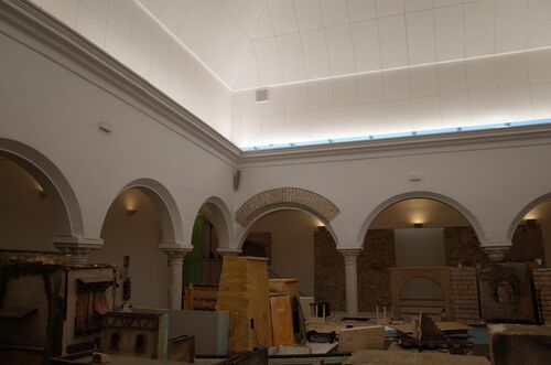 Área de la sala templada del hammam de la calle Baños de Sevilla convertido en patio del convento de agustinas.