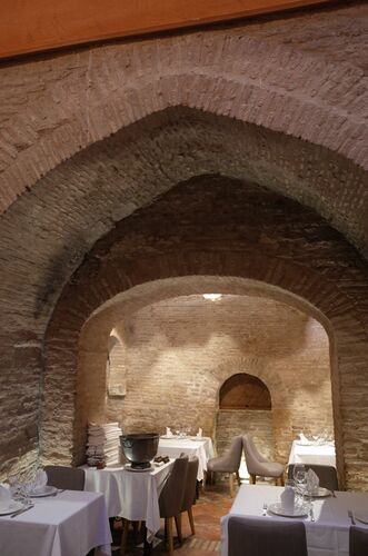 Arco y bóveda del horno? junto a la sala caliente del hammam de la calle Mesón del Moro de Sevilla