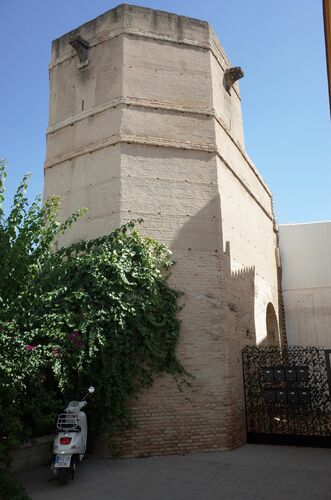 Torre albarrana del ángulo noreste del recinto amurallado de Écija desde el norte