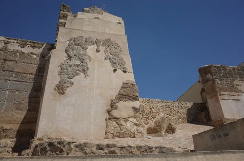 Torre del frente sur de la alcazaba de Marchena