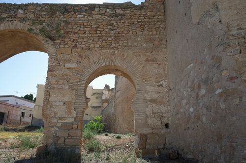 Exterior de la puerta de Carmona de la alcazaba de Marchena