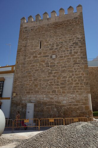 Lateral de la puerta de Sevilla en Marchena