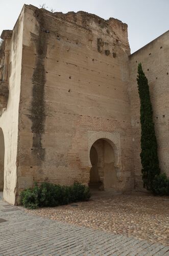 Arco de acceso primitivo de la puerta del Sol del recinto amurallado de Palma del Río