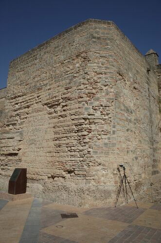 Exterior de la puerta de la Ciudad del alcázar de Jerez