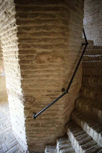 Machón central de la escalera de la torre octogonal del ángulo sur del alcázar de Jerez