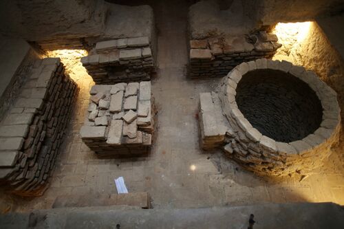 Hipocausto de la sala caliente del hammam del alcázar de Jerez