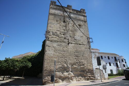 La torre del ángulo noroeste del recinto amurallado de Jerez