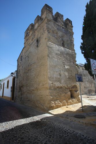 Torre del sector norte del recinto amurallado de Jerez en la calle del Muro