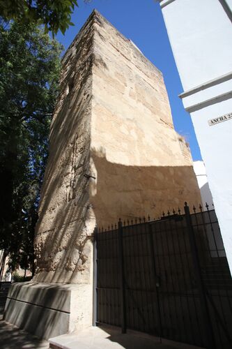 Torre del recinto amurallado de Jerez en la calle Ancha