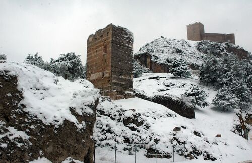 Torre y recinto de Góntar al pie del castillo de Segura de la Sierra