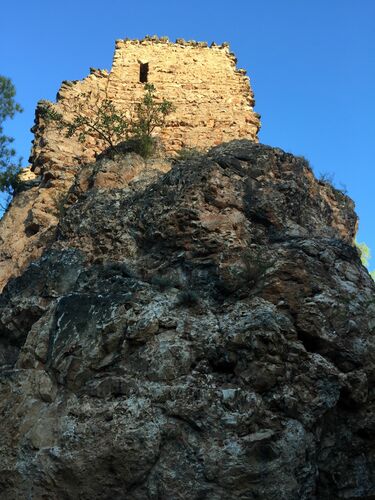 Detalle de la torre sur de la fortificación Puente Honda