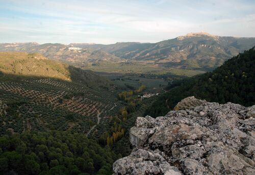 Vista de Segura y su territorio desde el castillo de la Espinareda