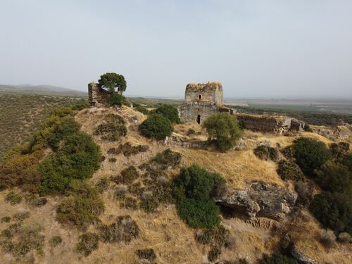 Vista aérea del castillo de Setefilla desde el noroeste