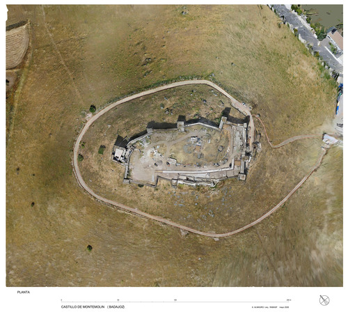 Ortoimagen de la planta del castillo de Montemolín