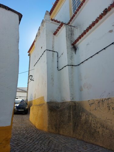 Fachada sureste de la iglesia de Santa María de Alcáçova de Elvas con el cuerpo del mihrab desde el este de Elvas