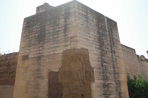 Torre del ángulo noroeste de la muralla septentrional del recinto almohade de la alcazaba de Córdoba