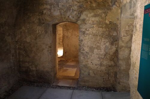 Sala templada del hammam almohade del Campo de los Mártires en el Alcázar de Córdoba