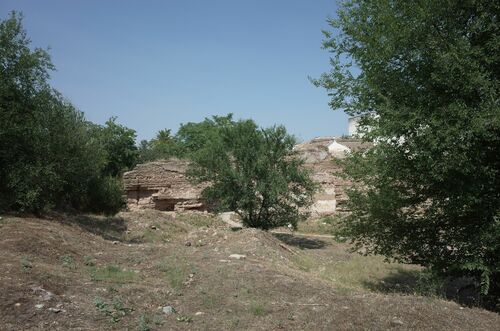 Vista del lienzo suroeste del recinto almohade de la Calahorra del puente de Córdoba