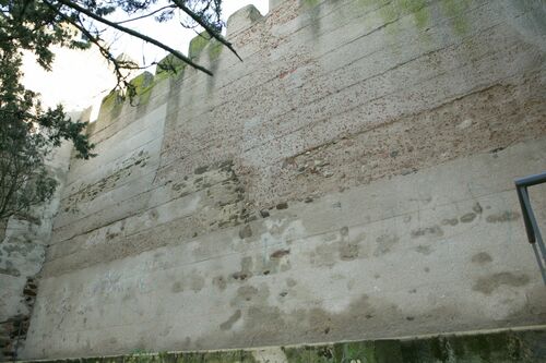 Lienzo de muralla en el frente norte del recinto amurallado de Alcácer do Sal