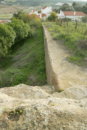 Muralla al este de la torre 8 del recinto amurallado de Alcácer do Sal