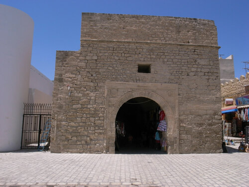 Arco interior dando a la medina de la Sqifa al-Qahla