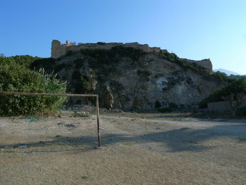 Vista de la qasba de Honain desde el emplazamiento de la antigua dársena