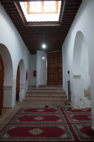 Tercera nave de la mezquita de los Muertos adyacente a la mezquita de los Andalusíes de Fez