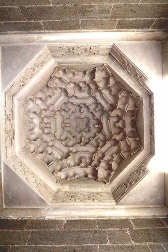 Cúpula de mocárabes de la cuarta cámara interior del alminar de la mezquita almohade de Rabat