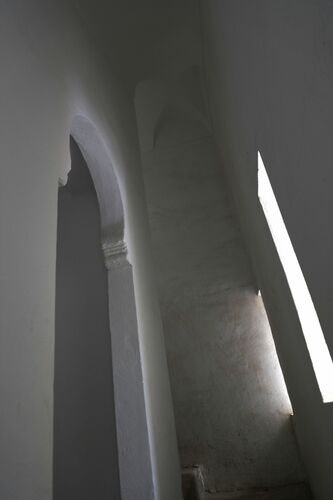 Acceso a una de las cámaras interiores del núcleo central del alminar de la mezquita de la Qasba de Rabat